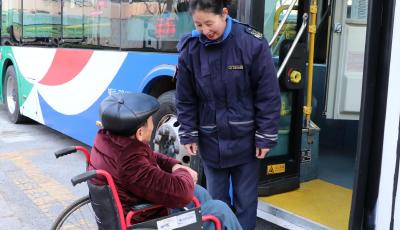 九年守護(hù)與關(guān)愛！青島公交“207愛憶起”升級服務(wù)法