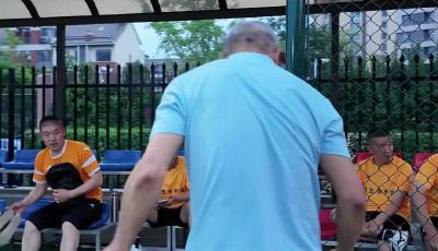 一颗足球滚过三代人：社区球队的 26 年 种子在街巷发芽