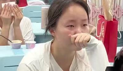 让我最后说一句下课，高三学生最后一节班会课 ，同学们笑着笑着就哭了