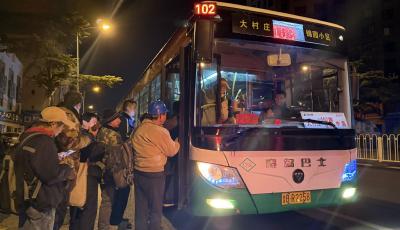 持續(xù)升級(jí)服務(wù)!青島公交102路區(qū)間車溫暖“新市民”