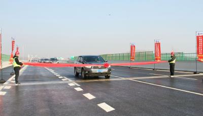 創(chuàng)造歷史！青島“一縱一橫一環(huán)”高速路網(wǎng)擴容賦能