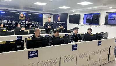 青島市南交管以“雪”為令筑牢平安防線