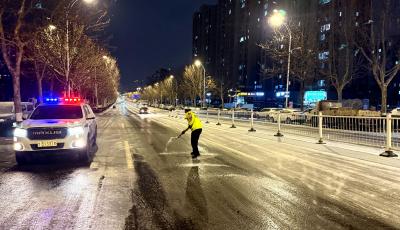 全員上陣+科學布警！青島黃島交管全方位守護雪后道路暢通