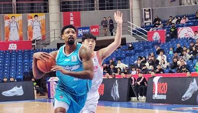 青島男籃主場(chǎng)不敵深圳 主場(chǎng)連勝終結(jié)