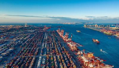 国际性综合交通枢纽和国际航运中心“双核驱动”  青岛市交通运输工作会议召开