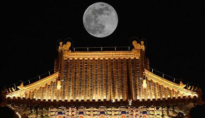 2026首个“超级月亮”现身夜空