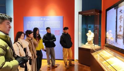 元旦邂逅历史 青岛康有为故居演绎“维新·新生”