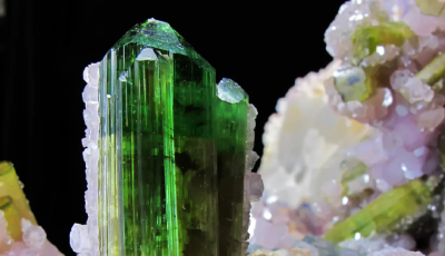 館藏實力引領(lǐng)科普實踐新風(fēng)尚，藍(lán)谷礦晶科技博物館藏品獲新認(rèn)證