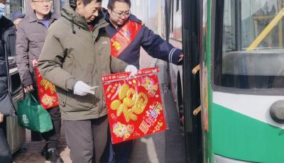 提前謀劃+科學(xué)調(diào)度 青島公交全力守護(hù)“新市民”春運(yùn)返鄉(xiāng)路