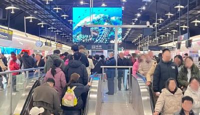 單日最高客流量突破10萬(wàn)人次！青島地鐵暖心服務(wù)不打烊 