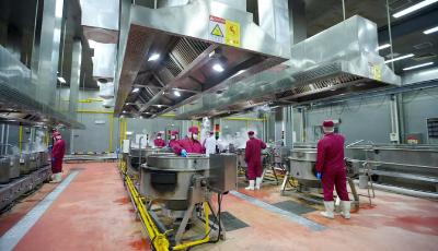 一只“非遺”豬蹄的觸網(wǎng)新生：中華老字號在拼多多的闖關記