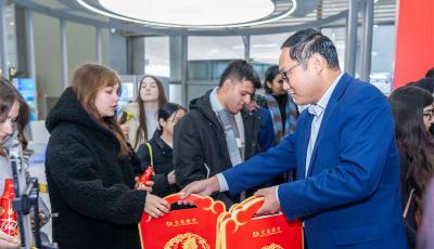 青岛新春迎国际友人，交行助力入境支付便利化