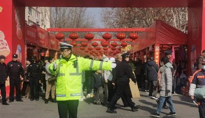 海云庵糖球會(huì)啟幕，市北交管全力護(hù)航