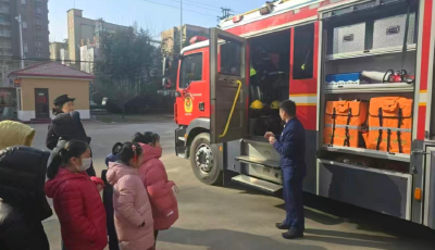 黃島消防大隊與社區開展黨建聯建聚合力活動