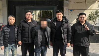 鎖車不確認、停車在盲區……這些“小習慣”引來了“拉車門”