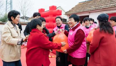 青島西海岸新區大場鎮“幫喜團”入選全國崗位學雷鋒標兵