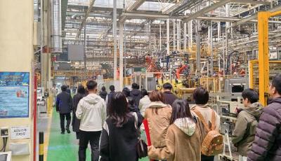 “見證青島”走進(jìn)汽車產(chǎn)業(yè)“千億集群”：解碼“青島造”的銀幕與實力