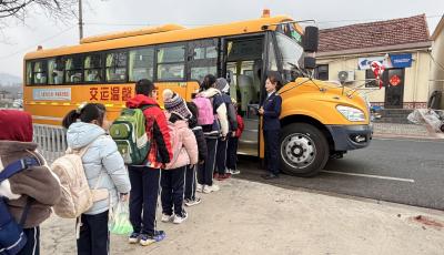 新学期首日，青岛温馨校车护航13万学子平安开学