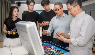 青島這名大學生辦“一人公司”年賺80萬