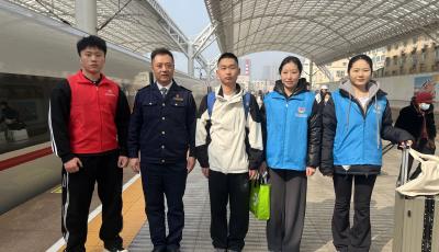 有一束光专为盲校孩子点亮！连续五年，青岛巴士驾驶员送盲校学生返校