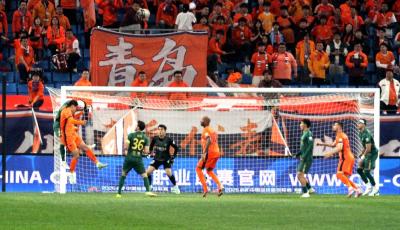 一負、一勝、一平 青島足球答卷職業(yè)體育的“黃金周”