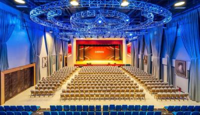 今晚首演！山東首個(gè)劇場(chǎng)群?jiǎn)⒂茫? title=