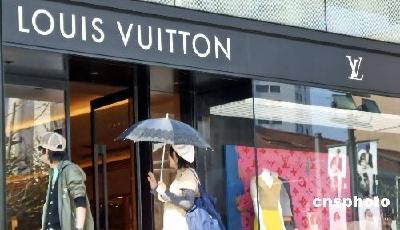 8000元LV襯衣一撕即爛? 大牌高價(jià)不高質(zhì)引質(zhì)疑