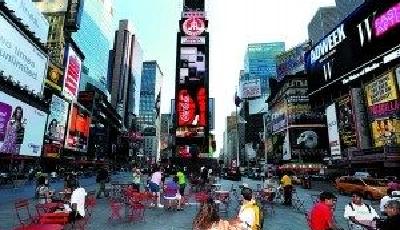 中國企業(yè)蜂擁美國時(shí)報(bào)廣場(chǎng) 豪擲千金打廣告