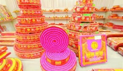 青島鞭炮倉庫探秘 民警把守謝絕手機打火機