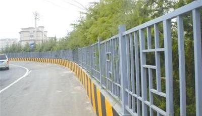 世園周邊36條道路完工 青山路旁實(shí)行拆墻透綠