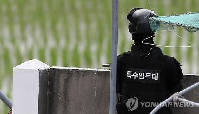 韓槍擊事件肇事士兵與軍方對峙 哭著同父親通話