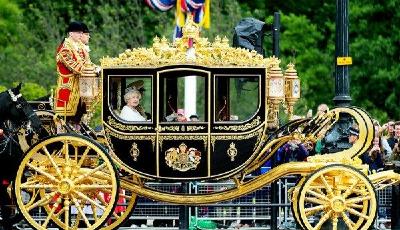 澳大利亞耗巨資花10年打造豪華馬車贈英女王