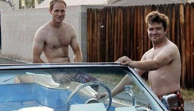 男子將古董車改造成“移動”熱水浴缸